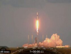 SpaceX Luncurkan Falcon 9 Misi Galileo L13