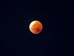 Kejadian Luar Biasa Gerhana Bulan Malam Ini Potensi Picu Genangan Air Rob