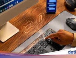 Logitech Rilis Keyboard Tenaga Cahaya Ke RI Harga Rp 1,7 Juta