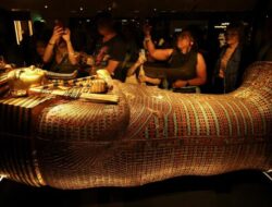Timbunan Harta Karun Tersembuyi Firaun Tutankhamun Dipamerkan