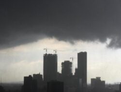 BMKG Wanti-wanti Cuaca Ekstrem Di Jatim Di Mudik Lebaran 2026