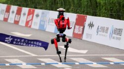 Android Humanoid Pecahkan Catatan Dunia Setengah Maraton Ke Beijing