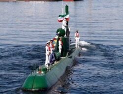 Iran Siapkan Kapal Selam Mini Ghadir Penghancur Kapal Induk AS