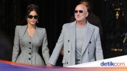 Bos Keahlian Ditawari Beli Liverpool, Jeff Bezos sampai Co-Founder Google