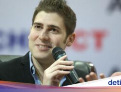 Harta Pendiri Facebook yang Tinggal Ke Singapura Susut Rp 178 Triliun