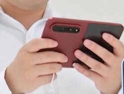 Smart Phone Lipat Lebar Kian Ramai, Xiaomi 18 Fold Resmi Dipasarkan